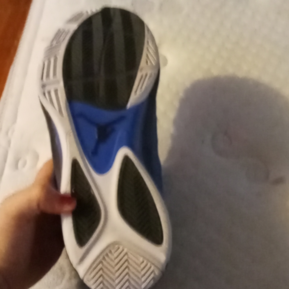 Shoes - Picture 3 of 4